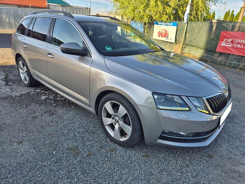 Škoda Octavia Combi 2,0 TDI DSG Style Plus, - fotka 3 z 20