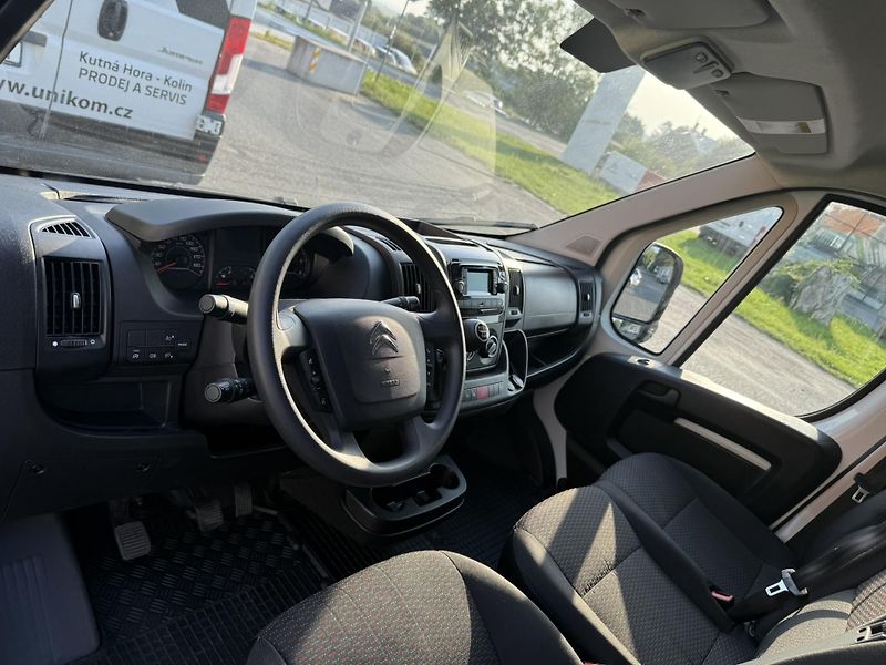 Citroën Jumper (2023) FURGON 35 L3H2 BlueHDi 140 - fotka 7 z 12
