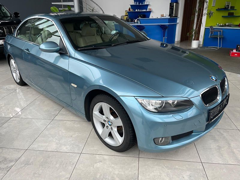 BMW Řada 3 320 i  E93  Cabrio  - fotka 2 z 14