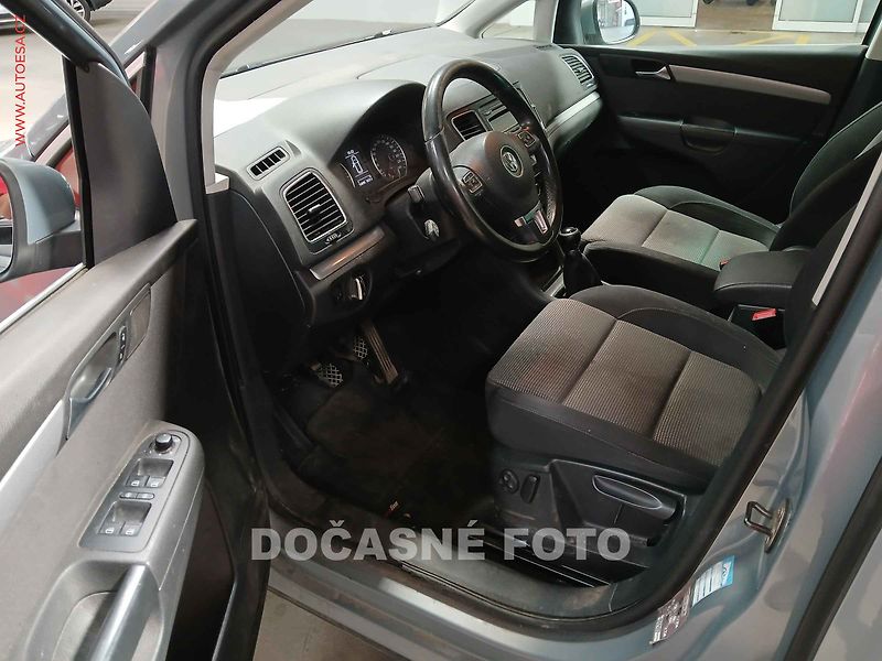 Volkswagen Sharan (2011) 2.0 TDI, AC, výhřev sed - fotka 3 z 3