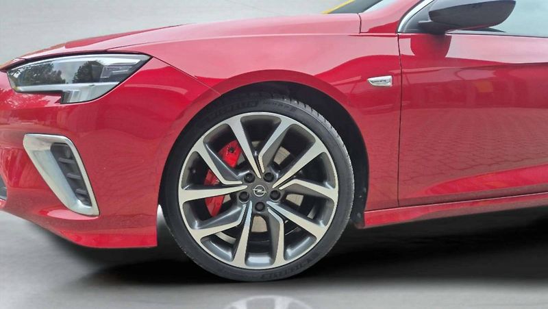 Opel Insignia GSi Sports Tourer F 2.0 SHT & - fotka 48 z 49