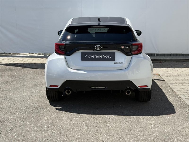 Toyota GR Yaris 1,6 GR Dynamic + Sport 4x4 - fotka 5 z 20
