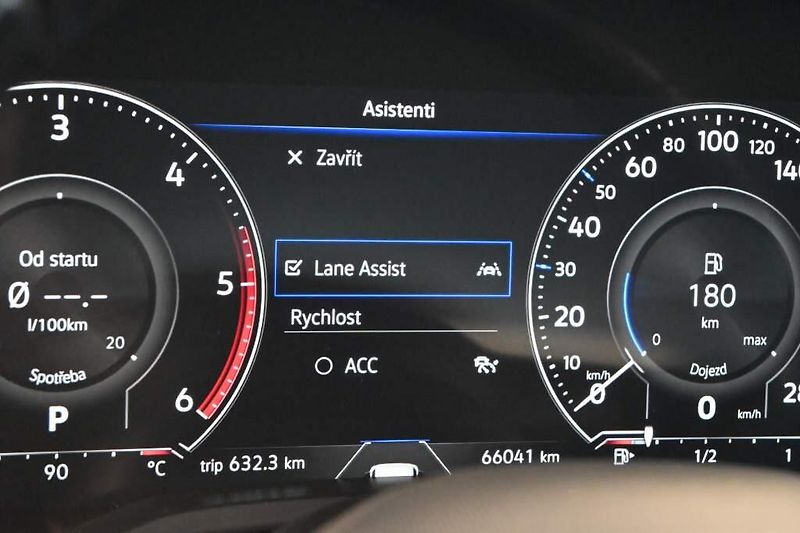 Volkswagen Touareg (2022) 3.0 4Motion LED ACC Vzduch Taž - fotka 27 z 34