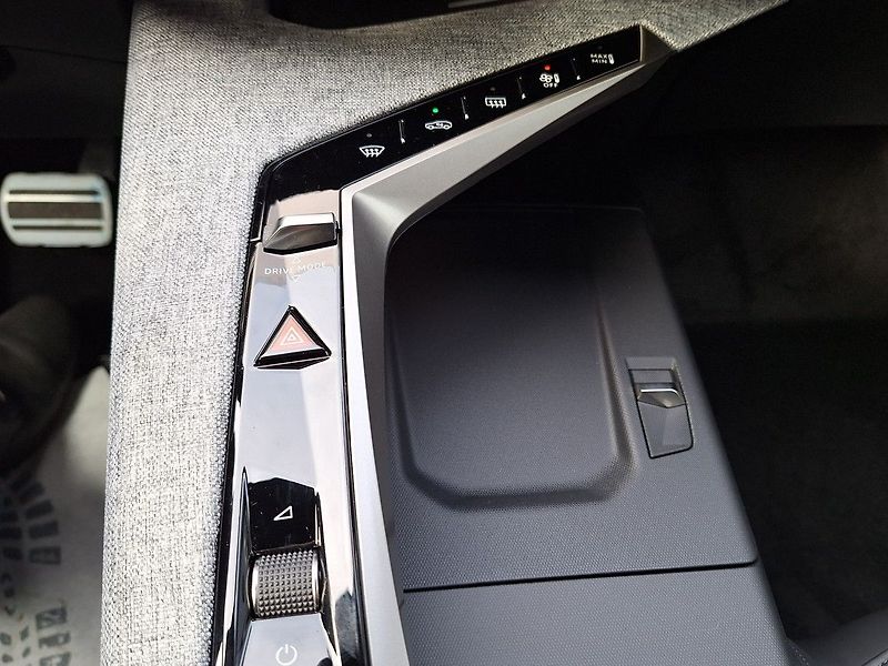 Peugeot 5008 (2026) GT Hybrid 145 e-DCS6 - fotka 21 z 21
