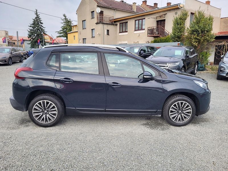 Peugeot 2008 ACTIVE 1.2 PureTech 110k S&S - fotka 5 z 39