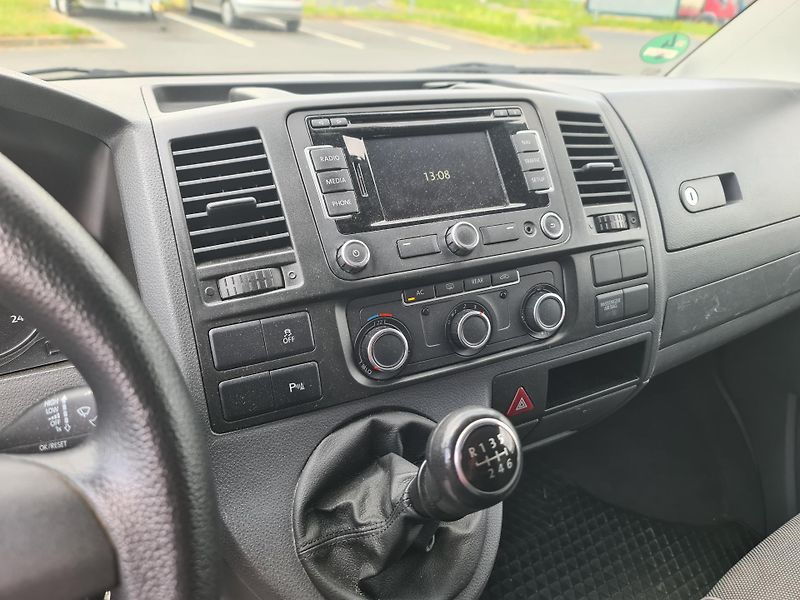 Volkswagen Multivan T5 2.0 TDi 103-KW KLIMA 7-MÍST - fotka 28 z 42