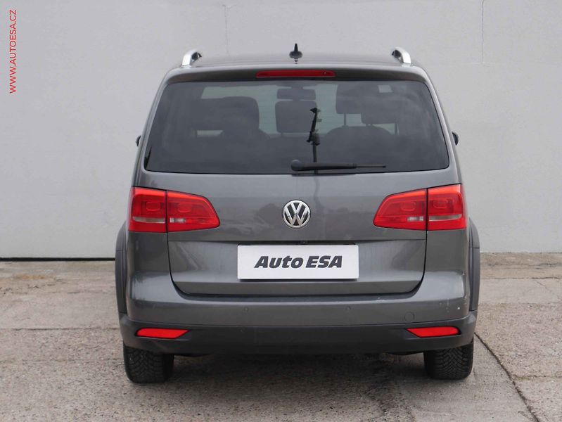 Volkswagen Touran (2015) 2.0TDi 7míst, Bixenon - fotka 5 z 16