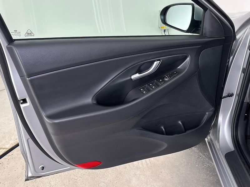 Hyundai i30 Smart DCT - fotka 13 z 26
