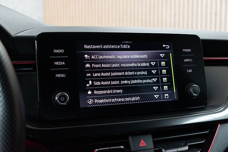 Škoda Kamiq 1.5 TSI MONTE CARLO*TAŽNÉ*ČR* - fotka 33 z 47
