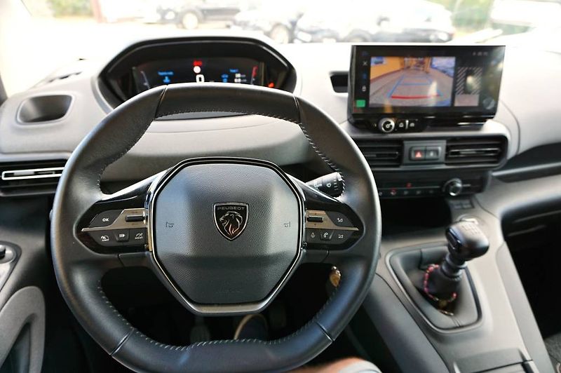 Peugeot Rifter (2024) 1,5HDI 96 kW - fotka 23 z 38