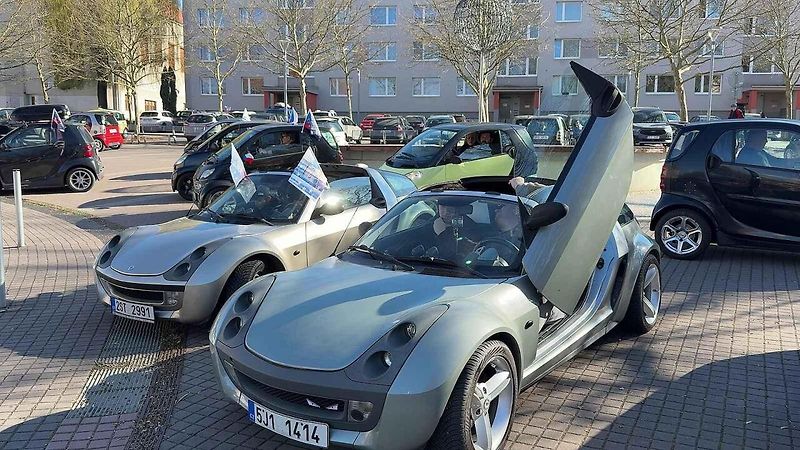 Malá auta, velká srdce. Smarťáci navštívili jarní Vlašim a adoptovali mývala