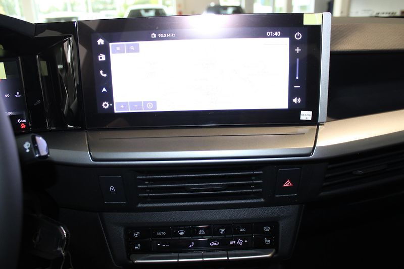 Opel Frontera (2025) GS Hybrid 1.2 TURBO 81kW - fotka 16 z 19