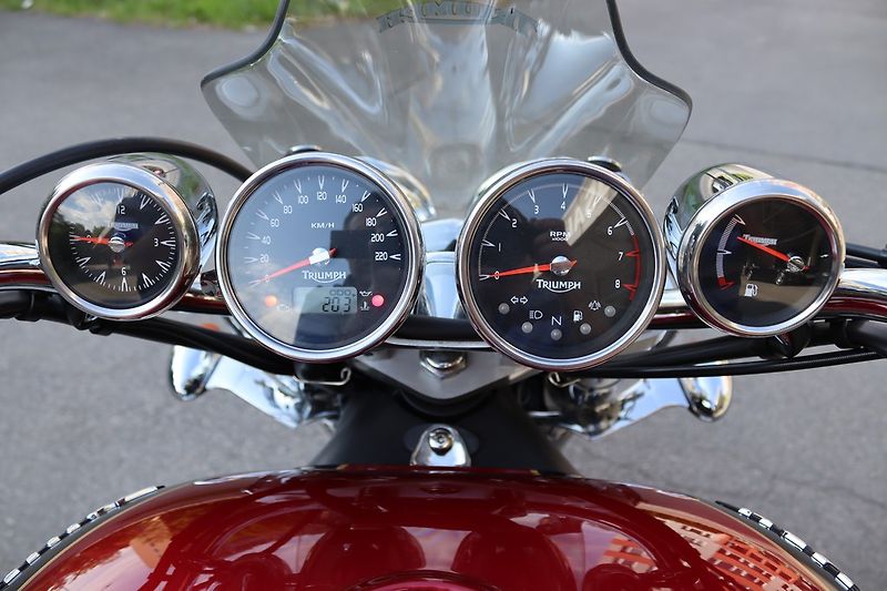Triumph Rocket III Classic (2007) ROCKET III  K prodeji !! - fotka 18 z 20