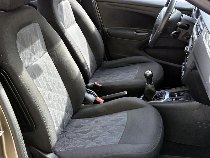 Citroën C-Elysée původ ČR, 1.maj SERV.KNIHA     - fotka 23 z 37