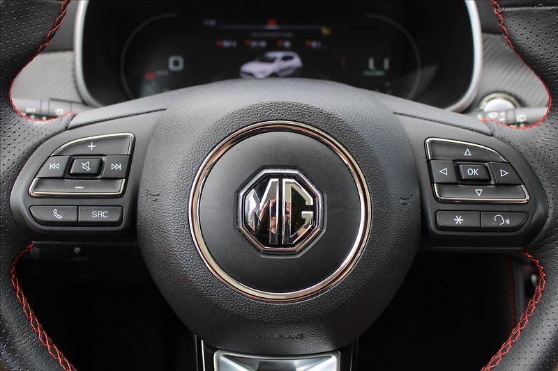 MG ZS 1,0 T  1.MAJ,ELEGANCE,22.722KM - fotka 14 z 41
