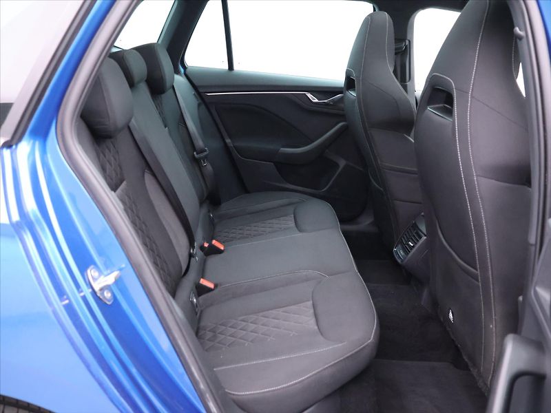 Škoda Kamiq 1,0 TSI DSG Style Sport Virtua - fotka 12 z 35