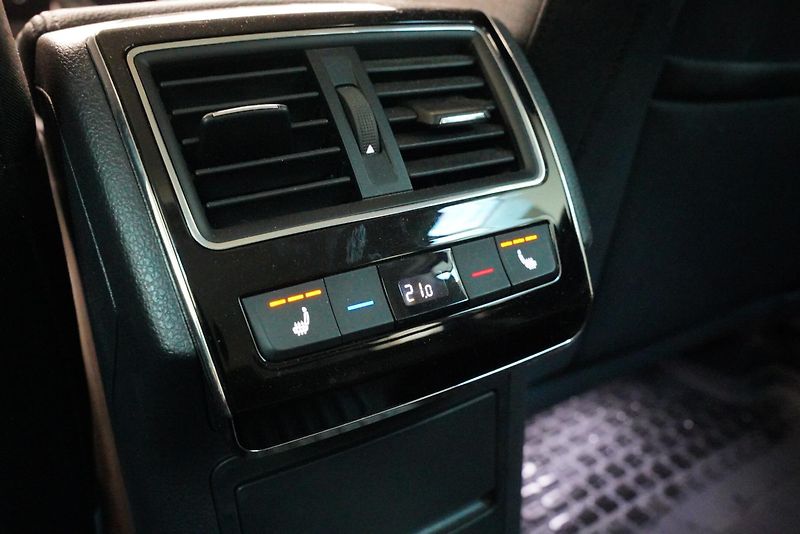 Škoda Superb - fotka 26 z 30