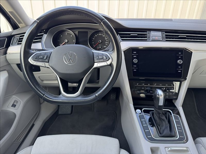 Volkswagen Passat 2,0 TDI DSG ELEGANCE 1.maj. ČR - fotka 27 z 50