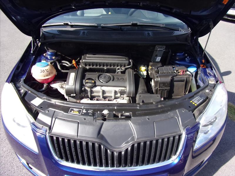 Škoda Fabia 1,4 16V Sport 63kW - fotka 22 z 23