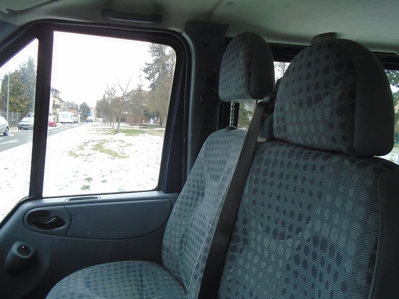 Ford Transit (2011) 2.2 TDCi L2H1 9 míst 5 dveří - fotka 25 z 30