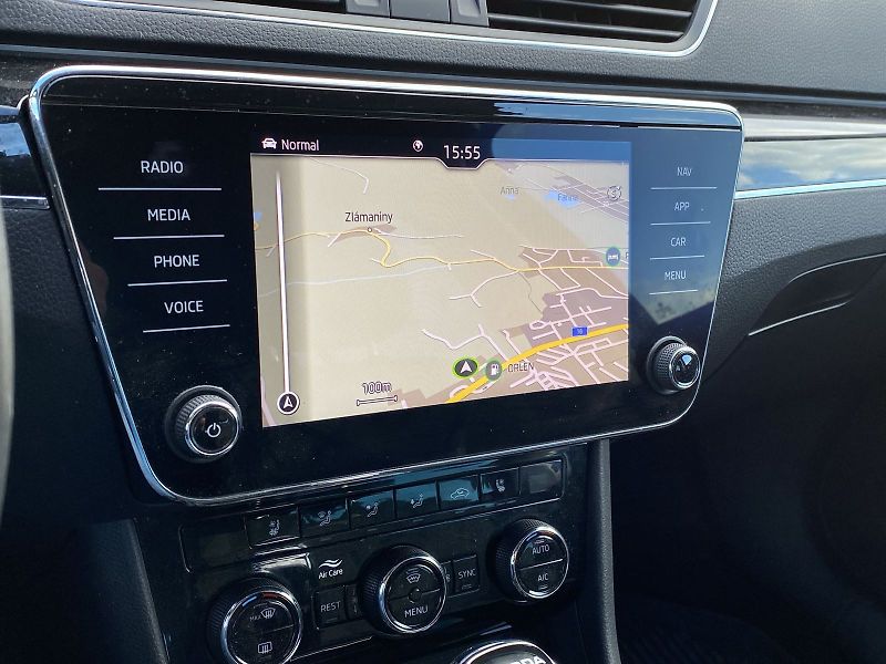 Škoda Superb (2023) Combi 2.0 TDI 4x4 DSG L&K - fotka 10 z 41