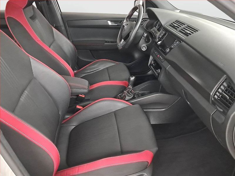 Škoda Fabia (2019) Monte Carlo 1.0 TSI, Tempomat - fotka 9 z 22
