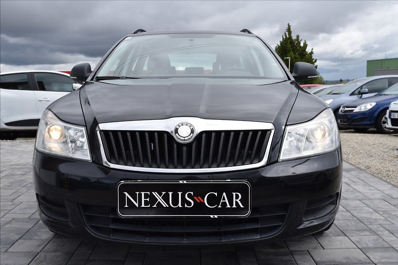 Škoda Octavia 1,2 i 77KW KLIMA VÝHŘ.ČEL.SKLO - fotka 2 z 37
