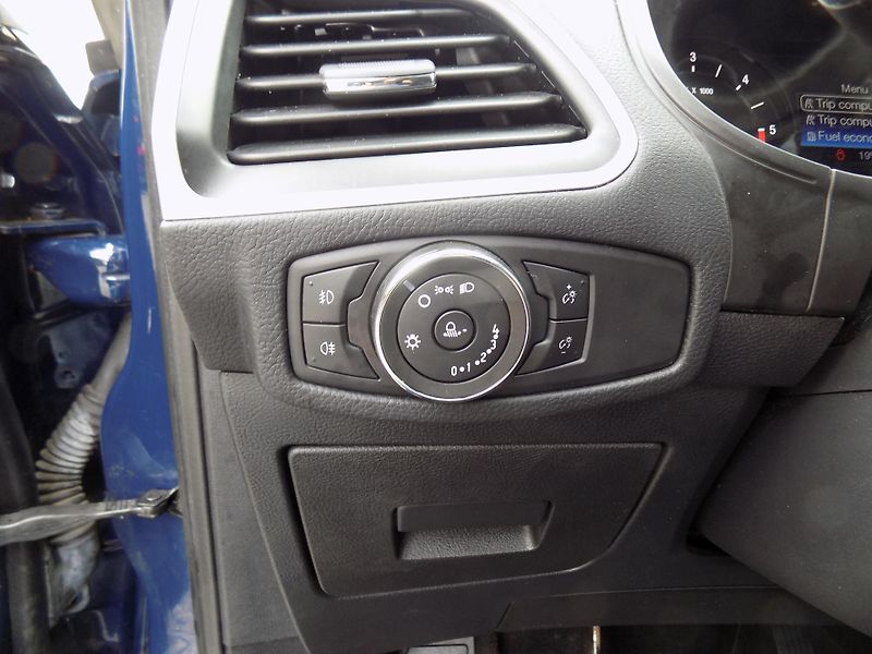 Ford Galaxy 2,0 TDCI 132 KW NAVI 7 MÍST - fotka 40 z 50