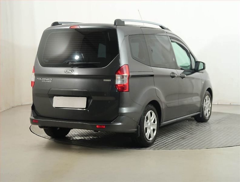 Ford Tourneo Courier (2016) Trend 1.0 EcoBoost, 5Míst, ČR - fotka 5 z 13