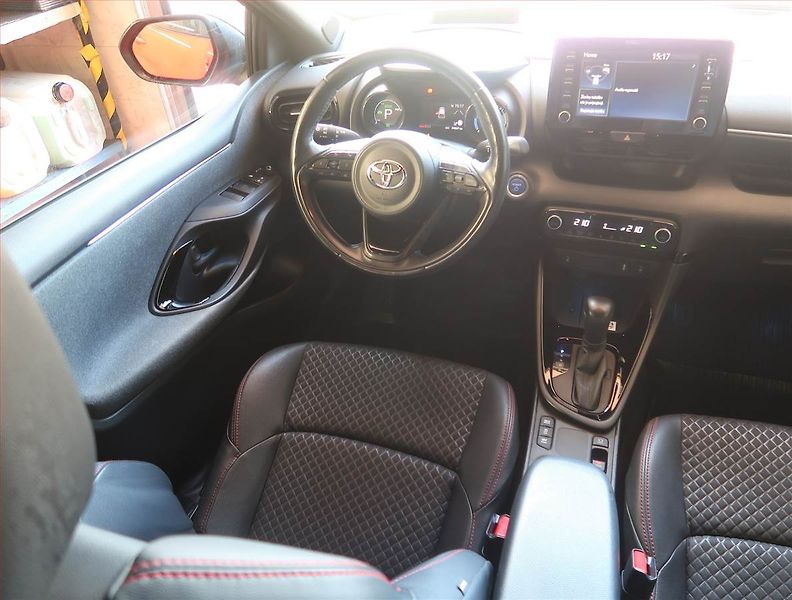 Toyota Yaris (2020) 1.5 VVT-i Hybrid - fotka 7 z 20