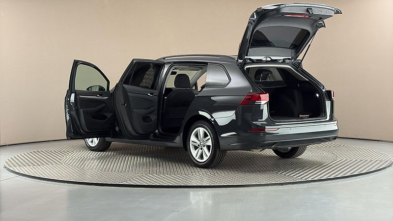 Volkswagen Golf 1.5 TSI Life Variant - fotka 7 z 26
