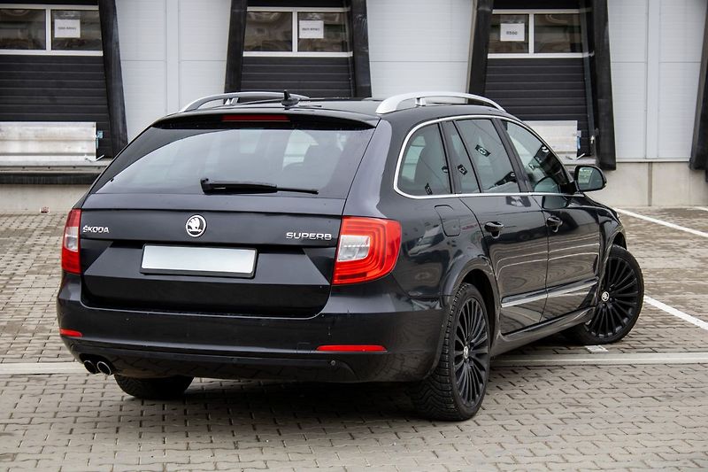 Škoda Superb - fotka 4 z 33