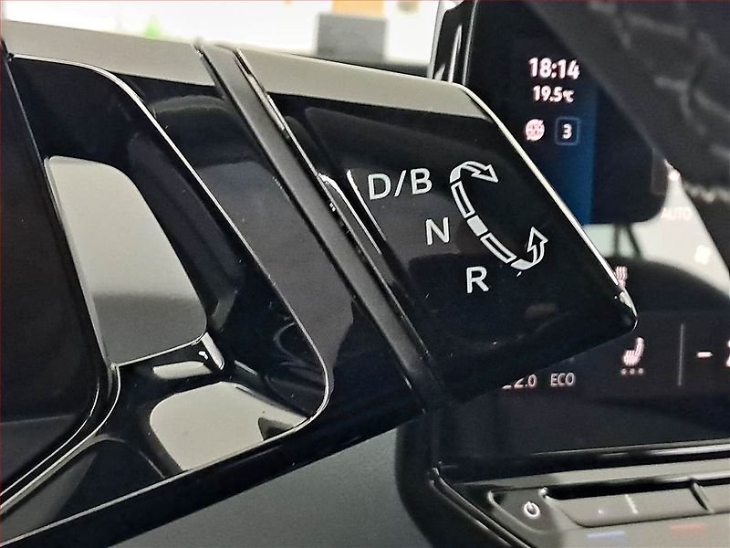 Volkswagen ID.3 (2021) Life Pro Perf. (62 kWh) - fotka 13 z 21