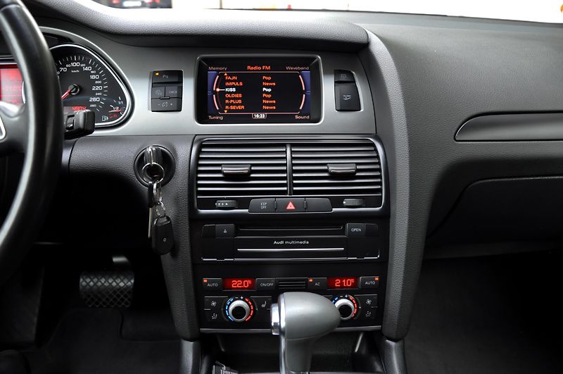 Audi Q7 (2010) 3.0 TDi V6 QUATTRO,XENONY,FACE - fotka 17 z 47