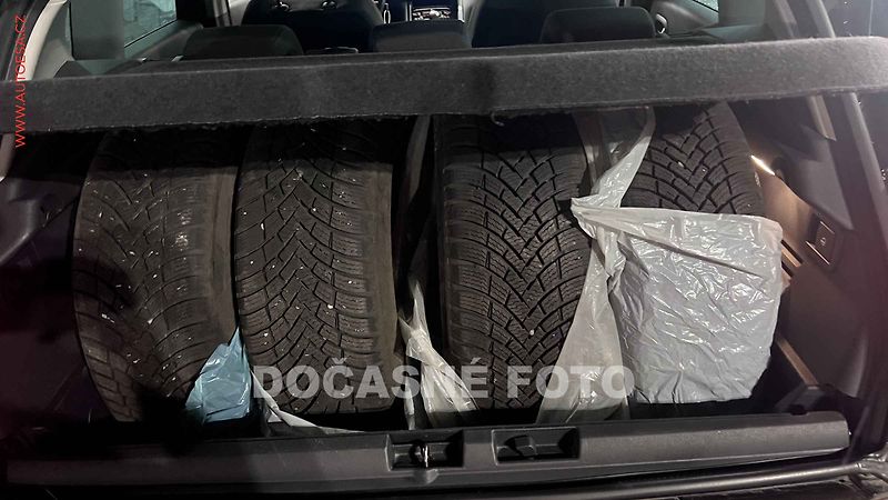 Peugeot 3008 (2015) 1.6HDi, AT, navi, autoAC - fotka 4 z 4
