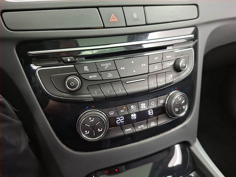 Peugeot 508 (2014) 1.6 HDi, Xenony, Tempomat - fotka 14 z 17
