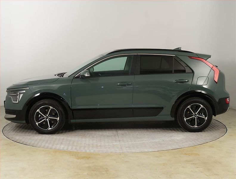 Kia Niro (2023) Premium Hybrid - fotka 3 z 29