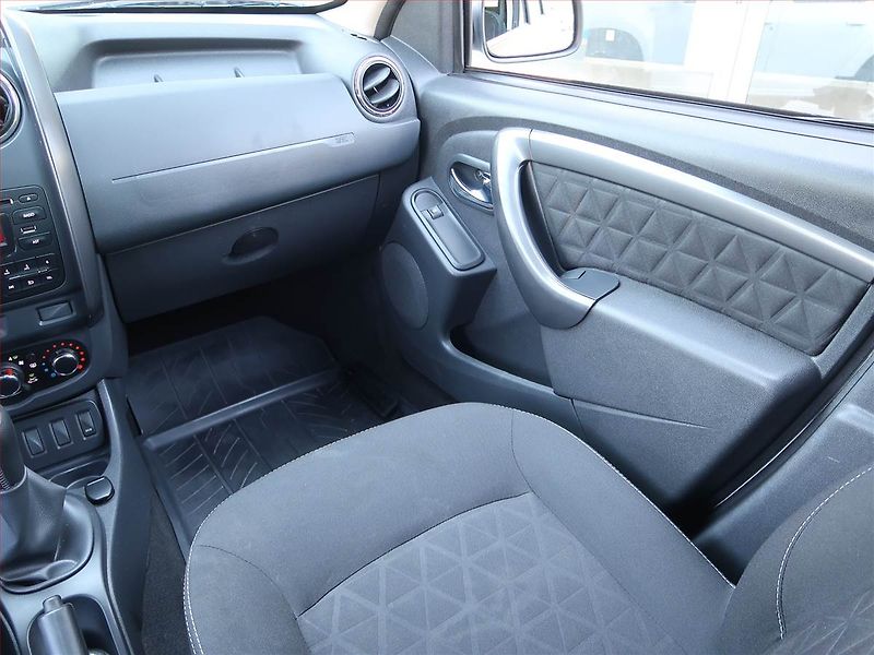 Dacia Duster (2015) 1.6 16V, Vyhř. sedaček - fotka 8 z 17