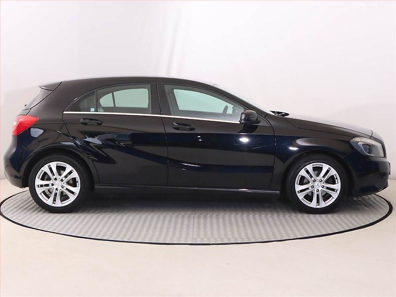 Mercedes-Benz Třídy A (2014) A 180 d, Xenony, Park. senzory - fotka 6 z 17