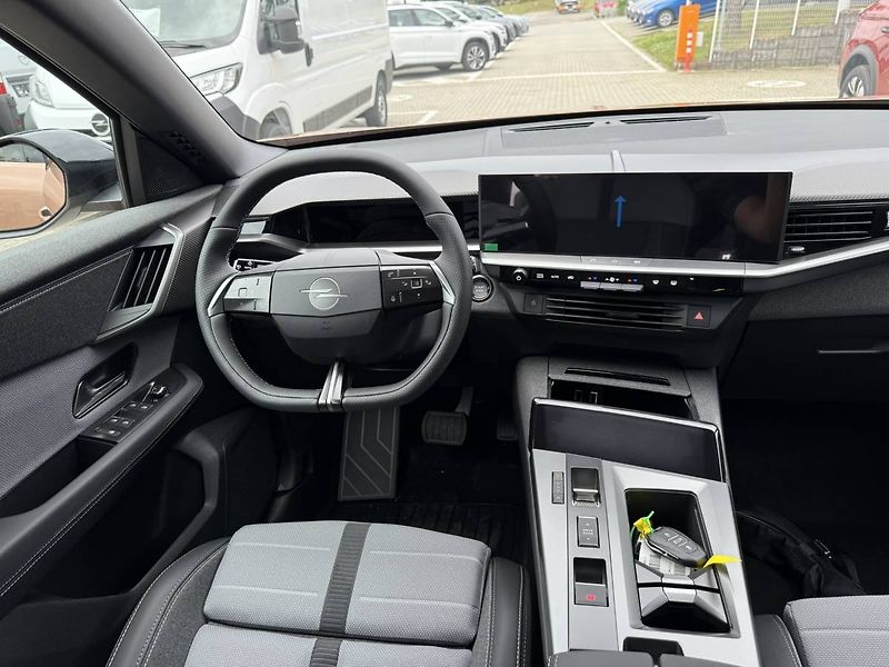 Opel Grandland GS Hybrid 1.2 TURBO (107kW/145 - fotka 17 z 25
