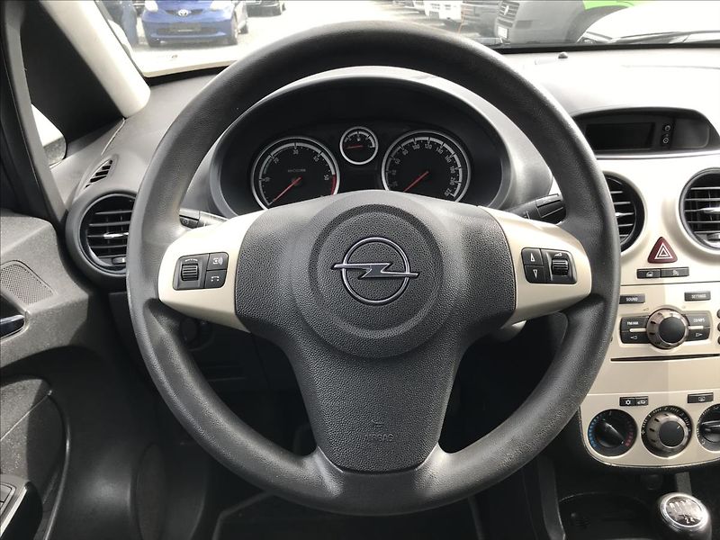 Opel Corsa 1,3 CDTi - fotka 11 z 15