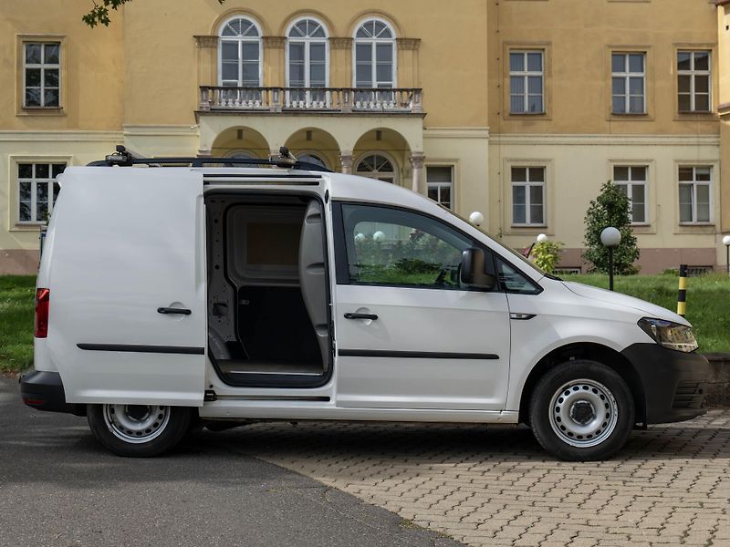 Volkswagen Caddy 1.4 TSi DSG Kam CarPlay Tažné - fotka 9 z 33