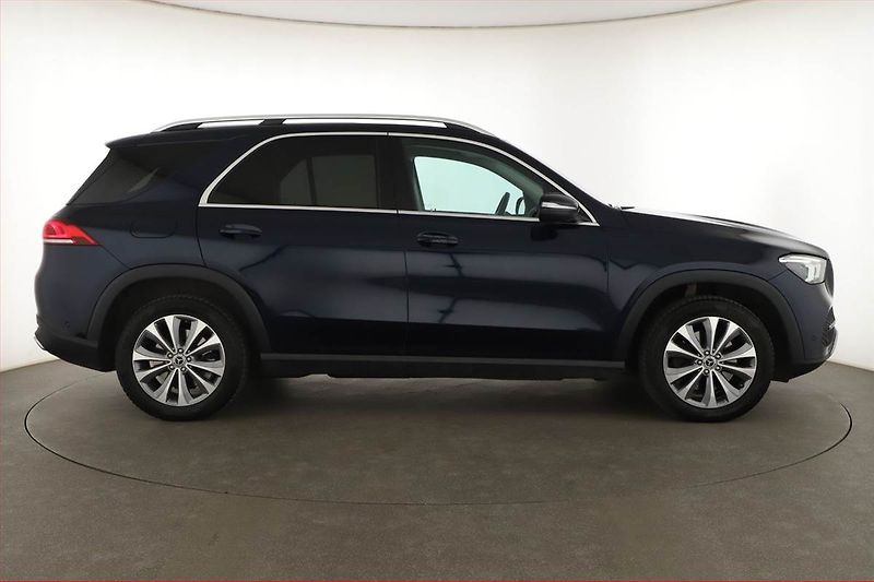 Mercedes-Benz GLE (2022) 300 d - fotka 6 z 20