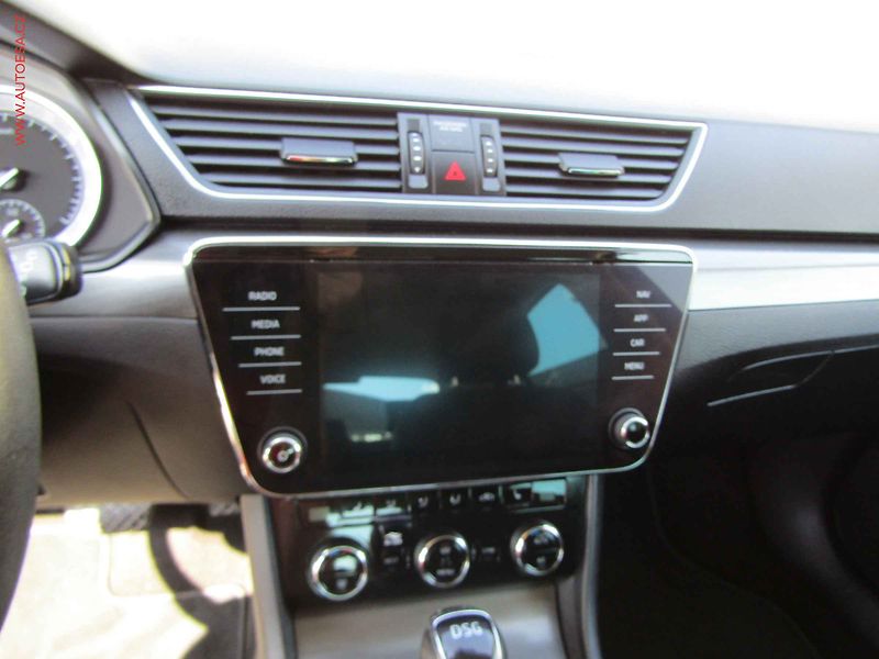 Škoda Superb (2021) 2.0 TDi, ČR, DSG, navi, LED - fotka 15 z 20