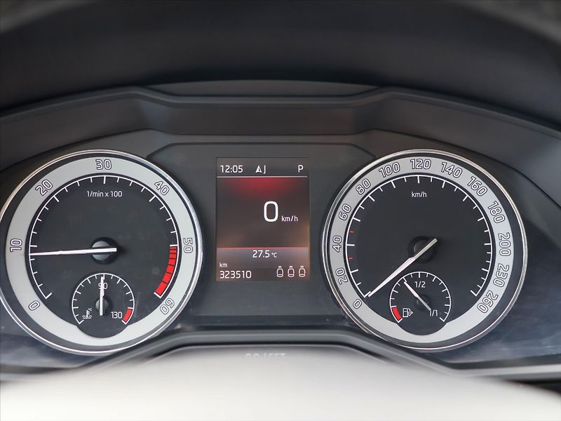 Škoda Superb 2,0 TDI 140kW 4x4 DSG L&K CZ - fotka 18 z 38