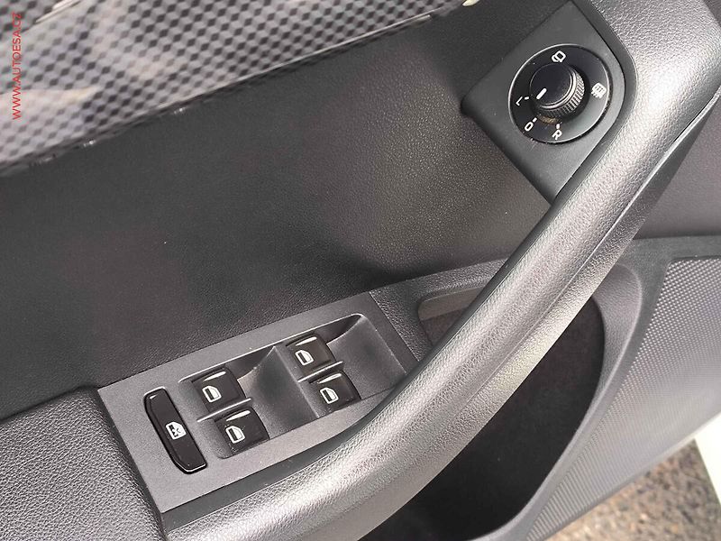 Škoda Octavia (2014) 2.0 TDi, ČR, RS, DSG, bixen - fotka 18 z 20