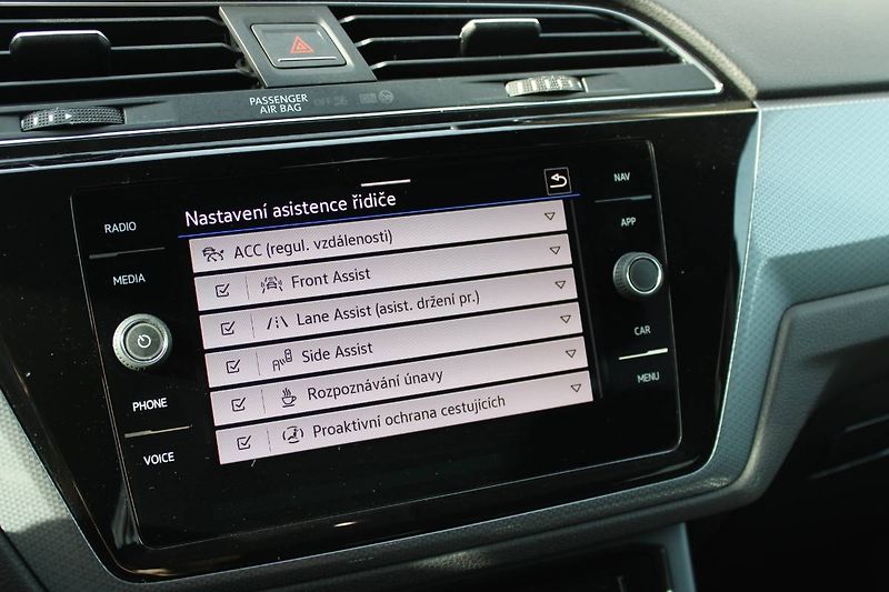 Volkswagen Touran (2023) 2.0 TDI 110kW DSG LED - fotka 20 z 34