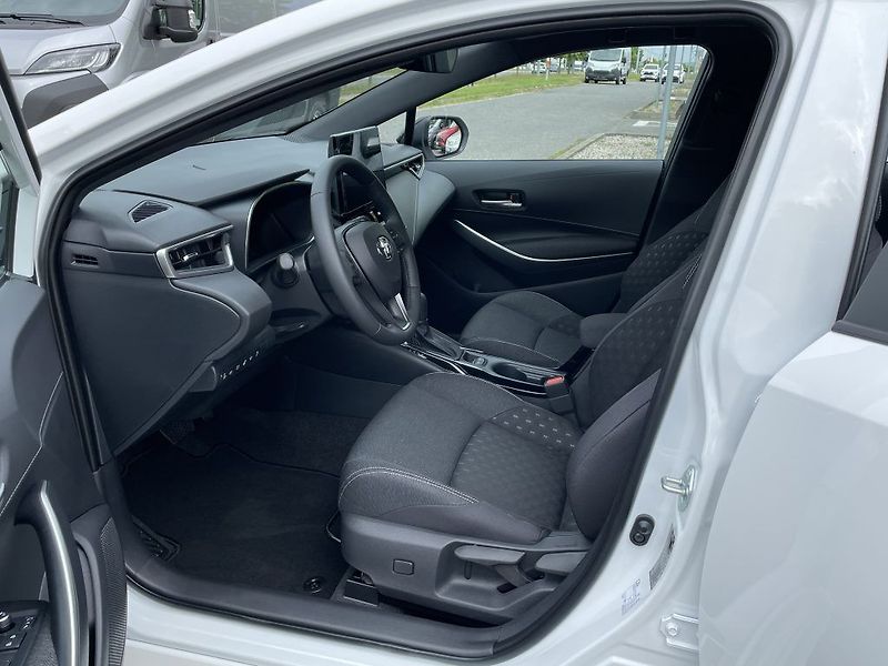 Toyota Corolla TS 1.8 Hybrid ODBĚR 4/2026 - fotka 13 z 26