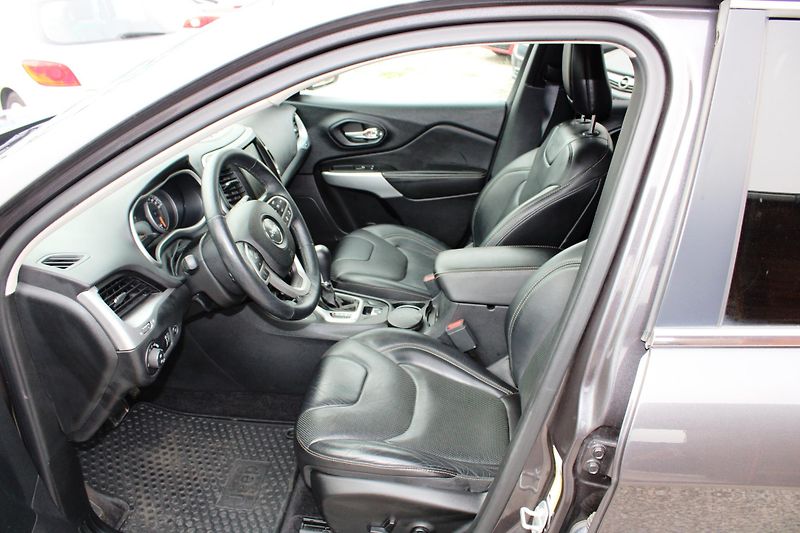 Jeep Cherokee (2018) 2,2 MJT 4X4 LIMITED KŮŽE NAVI  - fotka 9 z 22