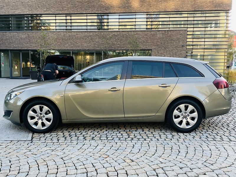 Opel Insignia 2.0CDTi MANUÁL VÝHŘEV LED - fotka 18 z 41